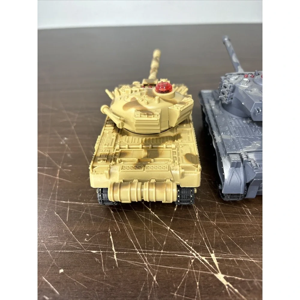 LOT OF‎ 2 RC TANKS TK-0523R PROPEL-UNTESTED-NO CONTROLLERS 8